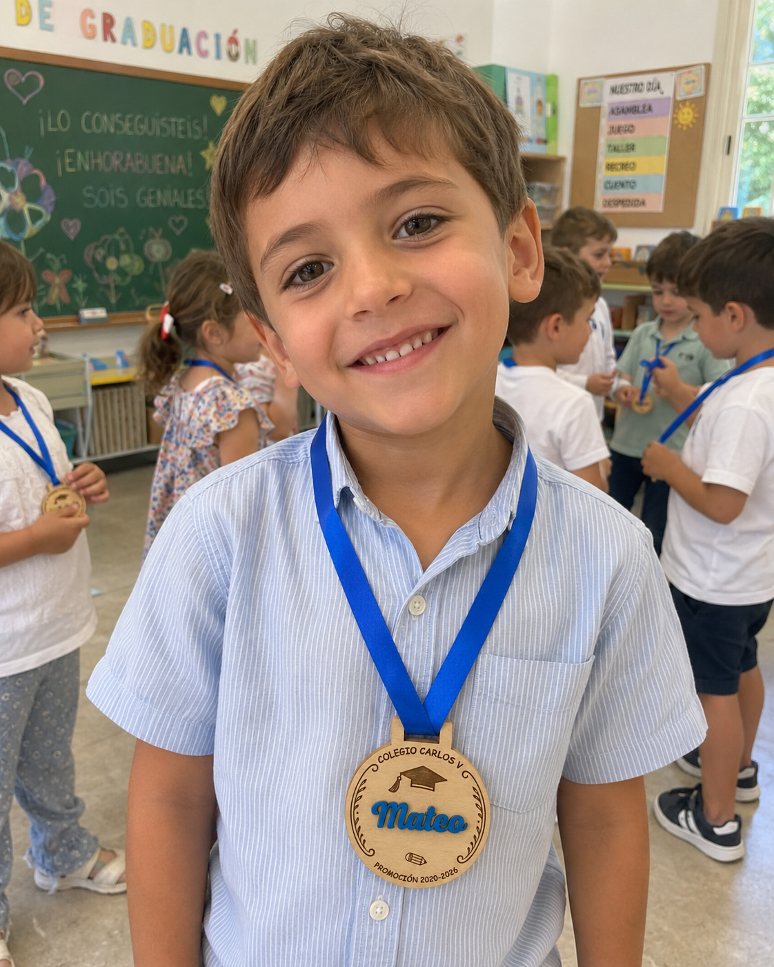 Medalla de madera personalizada para graduación con nombre en 3D